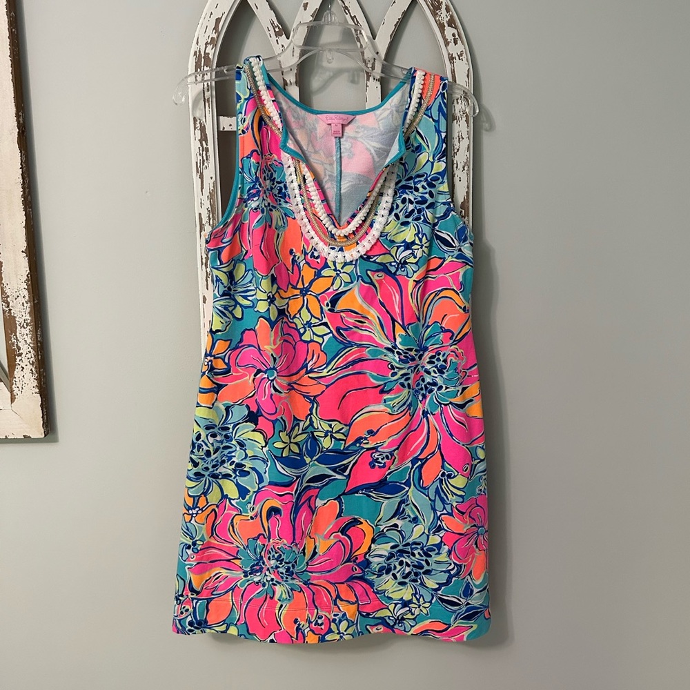 ECU Harper shift dress. Size medium.